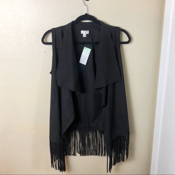Decree- Boho Faux Suede Vest with Fringe - Picture 4 of 9